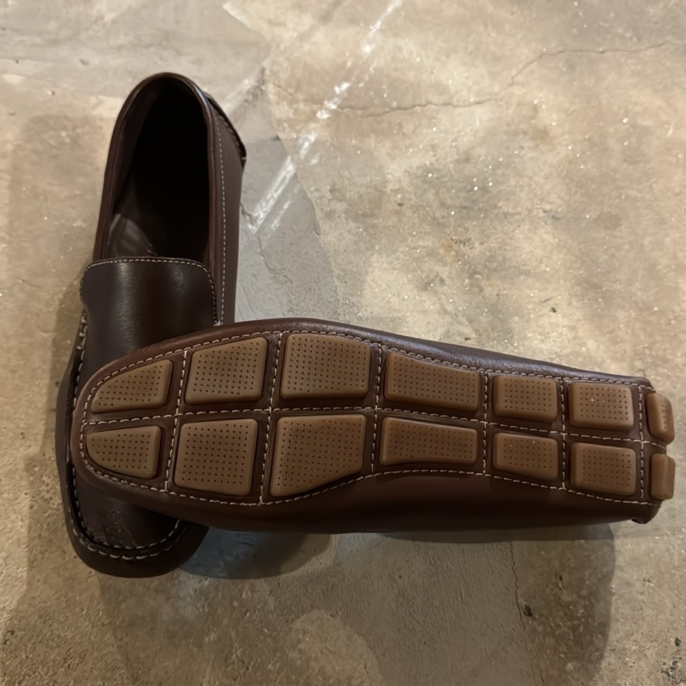 COLE HAAN….. Brown driving moccasins. - Picture 3 of 4
